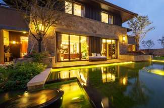 Luxury Homes</br>($2.5M+)